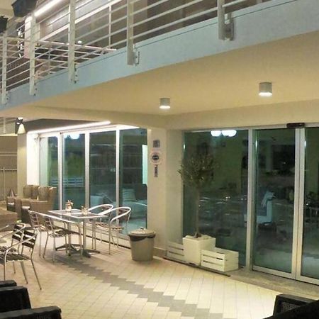 Hotel Half Moon Airport Restaurant Ρίμινι Εξωτερικό φωτογραφία
