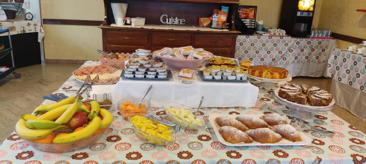 Hotel Half Moon Airport Restaurant Ρίμινι Εξωτερικό φωτογραφία