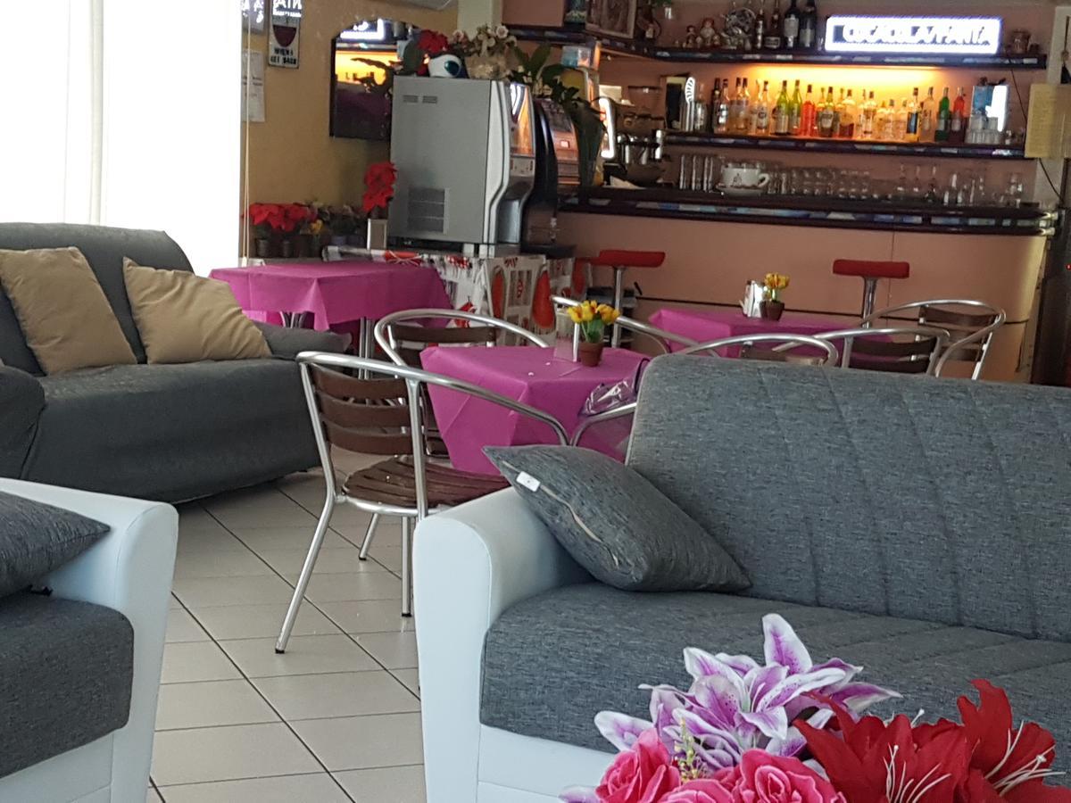 Hotel Half Moon Airport Restaurant Ρίμινι Εξωτερικό φωτογραφία